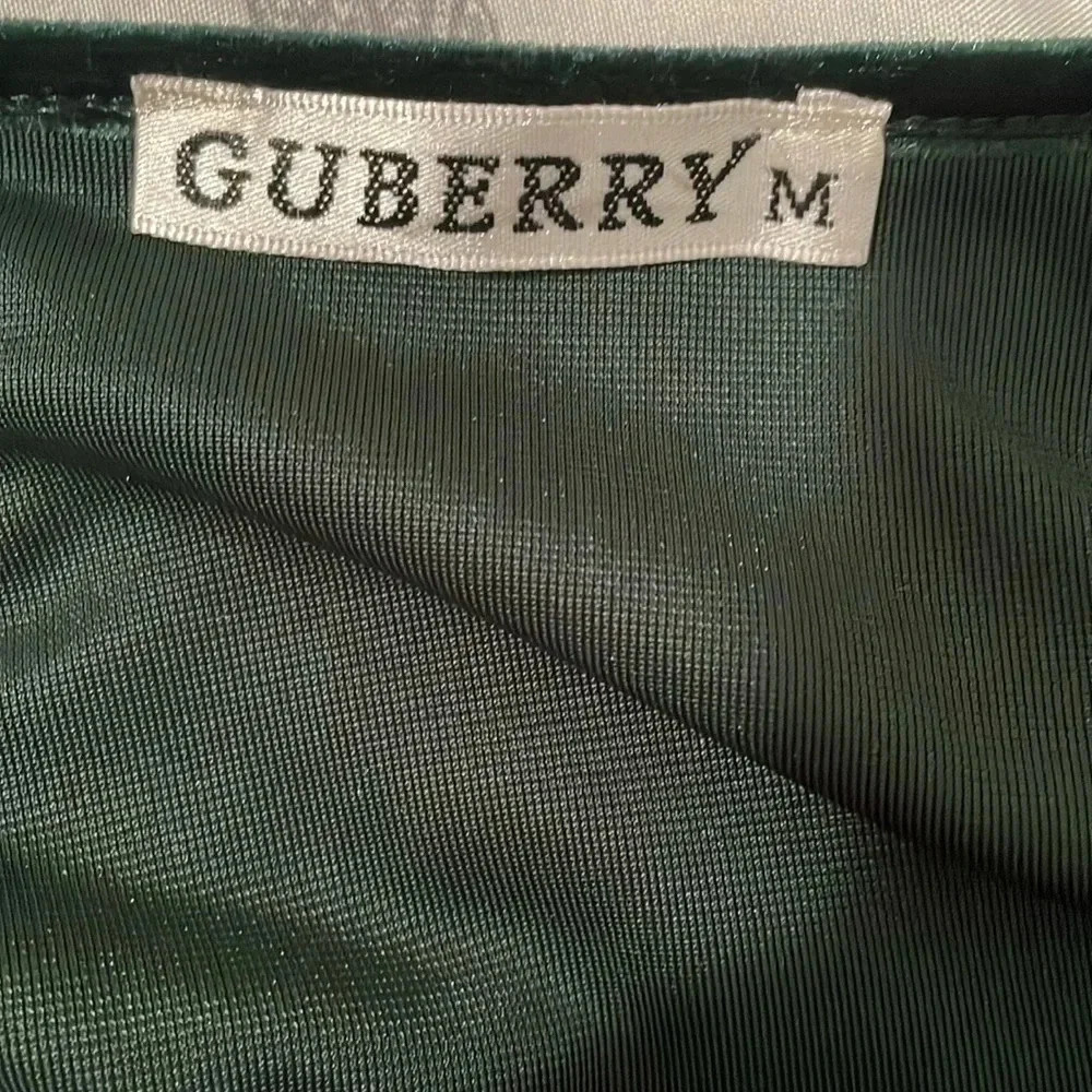 Guberry Elegant Green Velvet Wrap Dress - Picture 7 of 10